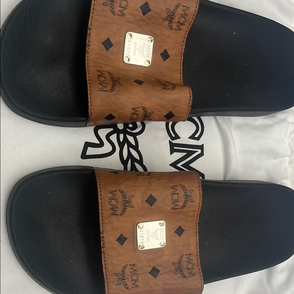 MCM Brown and Black Slides
